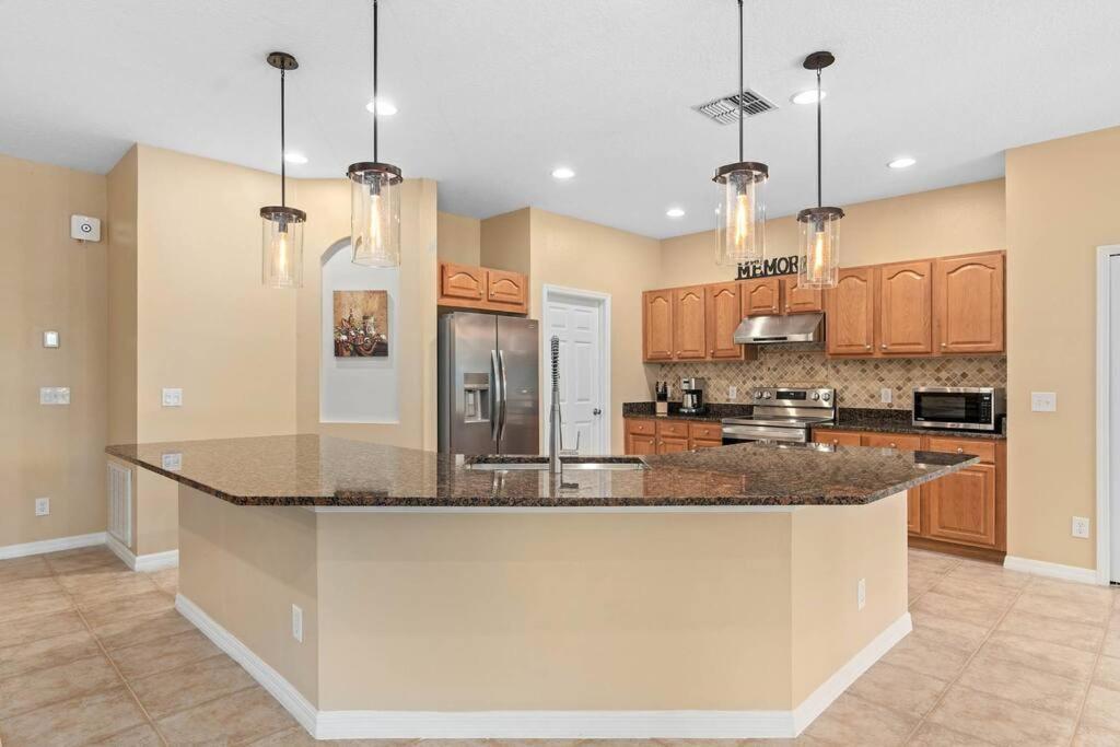 Lakeview W/8 Bedroom 5 Kingsuite 3 Miles To Disney 키시미 외부 사진