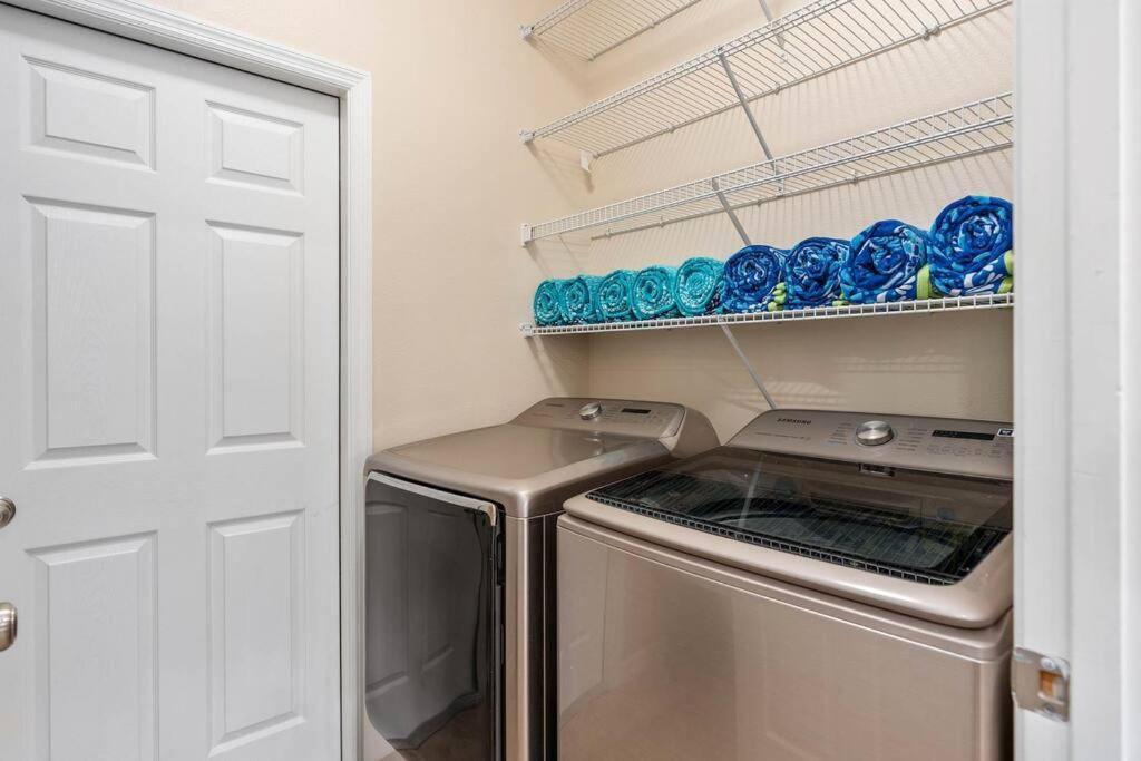 Lakeview W/8 Bedroom 5 Kingsuite 3 Miles To Disney 키시미 외부 사진